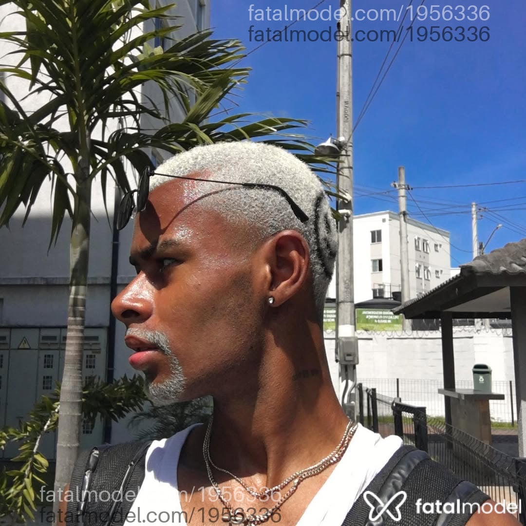Acompanhante homem morena (o) de olhos pretos em Rio de Janeiro - SALLES