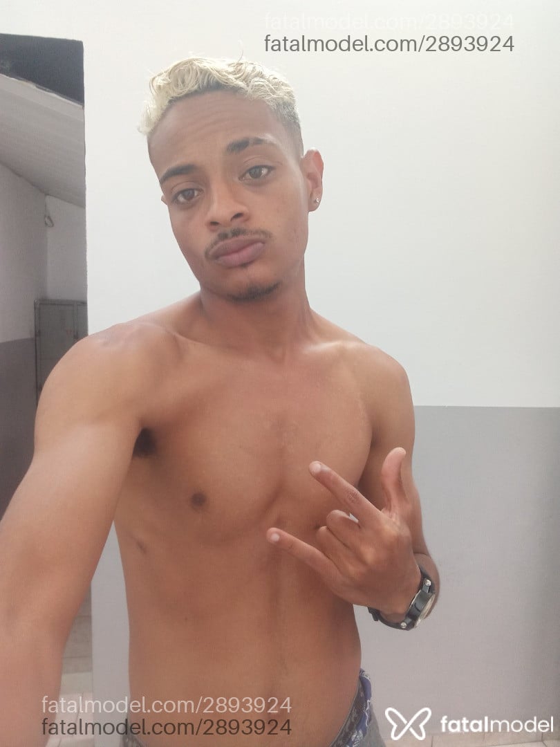 Acompanhante homem com cabelo colorido de olhos mel em São Paulo Acompanhante homem com cabelo colorido de olhos mel em São Paulo - Golias