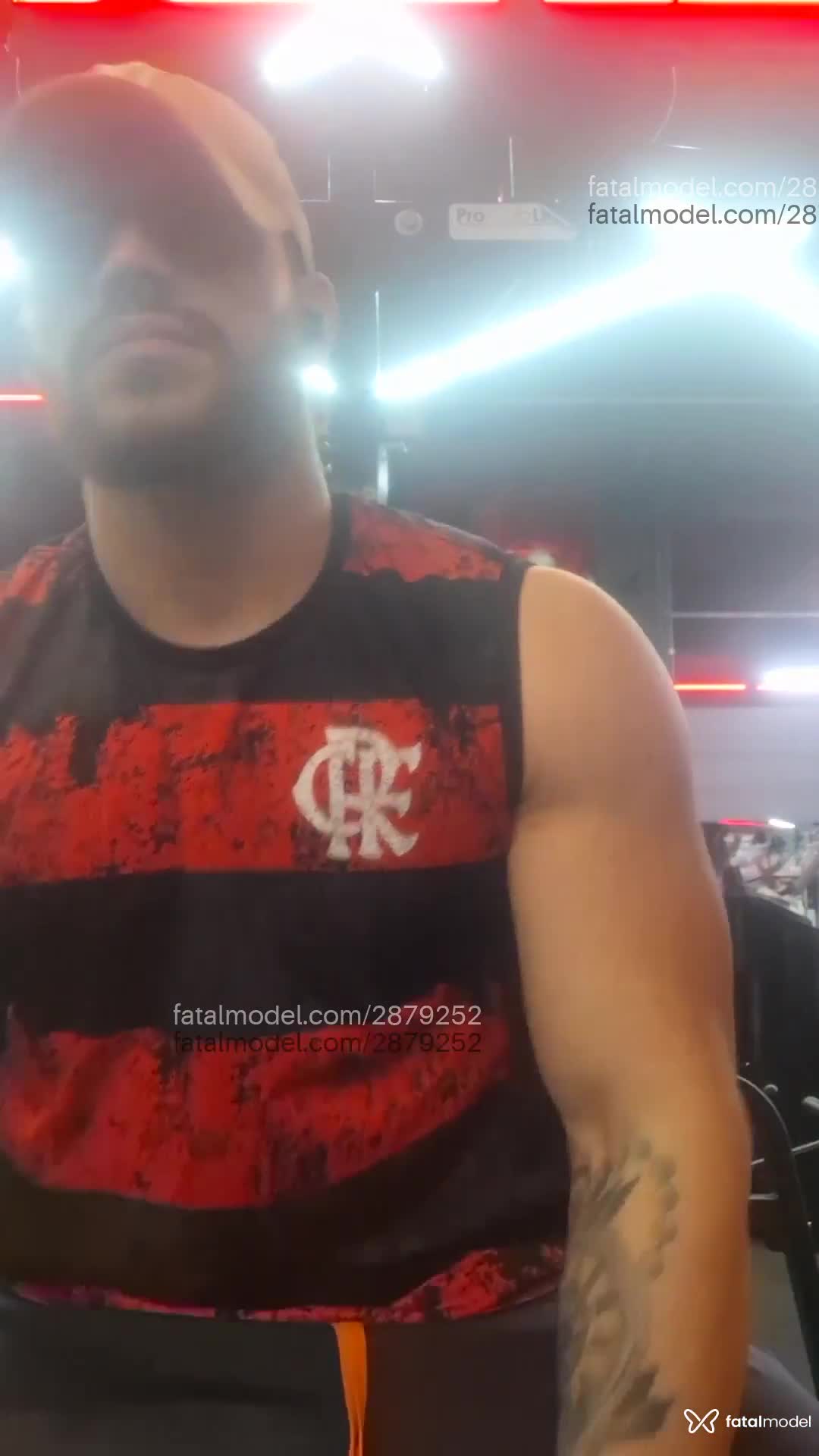 Acompanhante homem com cabelo castanho de olhos mel em Virtual - Bryan
