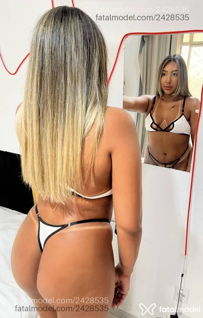Acompanhante mulher loira (o) de olhos castanhos - Mylena Santos