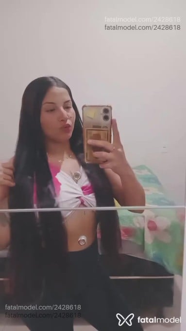 Acompanhante mulher morena (o) de olhos castanhos - Eduarda Acompanhante mulher morena (o) de olhos castanhos - Eduarda
