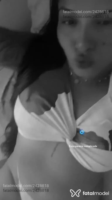 Acompanhante mulher morena (o) de olhos castanhos - Eduarda Acompanhante mulher morena (o) de olhos castanhos - Eduarda