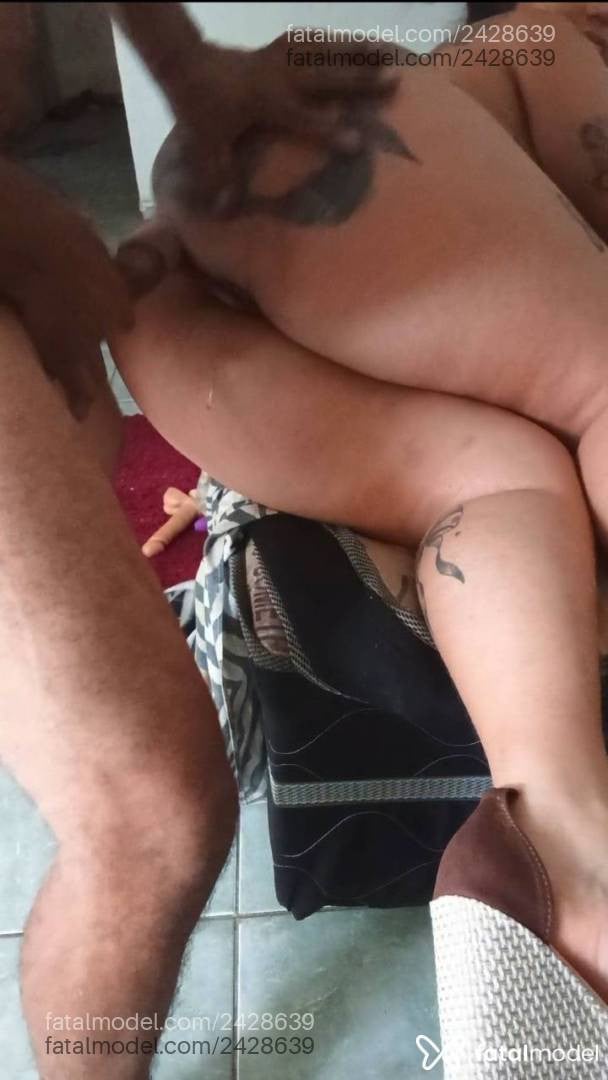 Acompanhante mulher morena (o) de olhos verdes - Lari