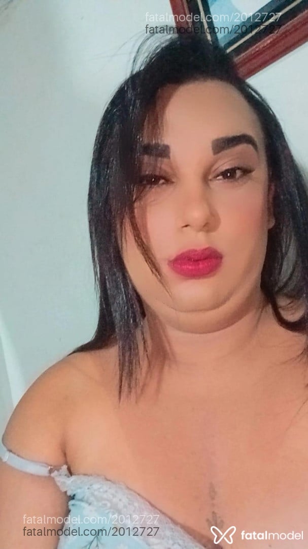 Acompanhante mulher trans morena (o) de olhos castanhos em São Sebastião do Paraíso - Bruna
