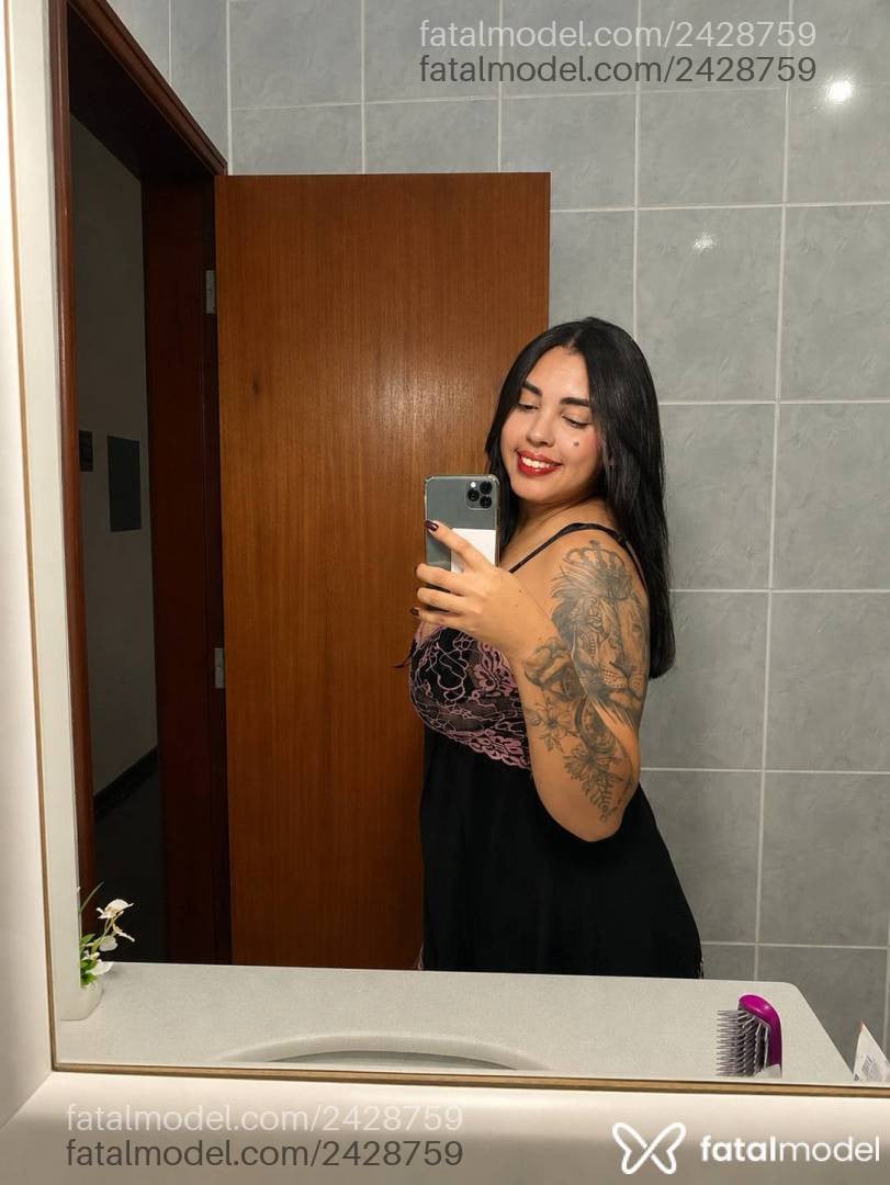 Acompanhante mulher com cabelo castanho de olhos castanhos - Raquel Britto