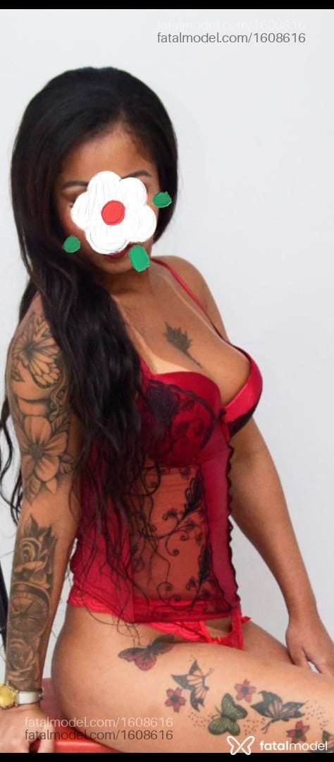 Acompanhante mulher morena (o) de olhos pretos em Leopoldina - Chayene