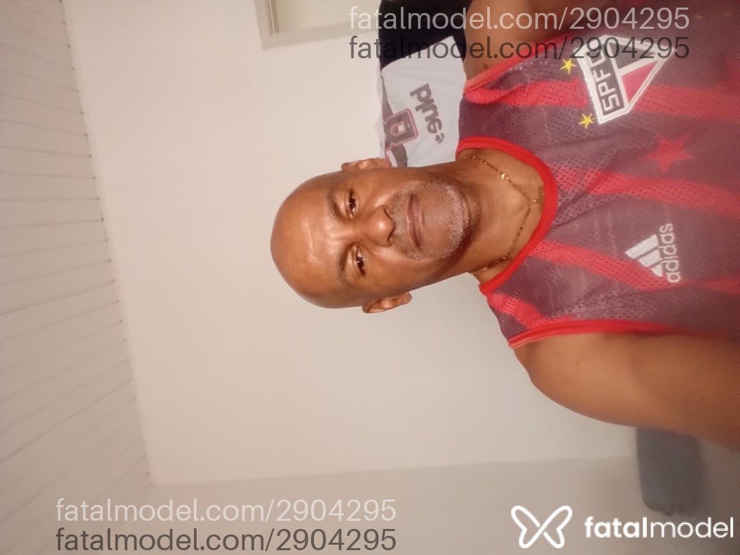 Acompanhante homem sem cabelo de olhos castanhos em Jundiaí - Washington Silva