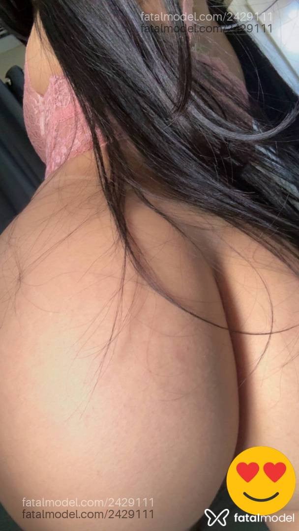 Acompanhante mulher morena (o) de olhos pretos - Beatriz