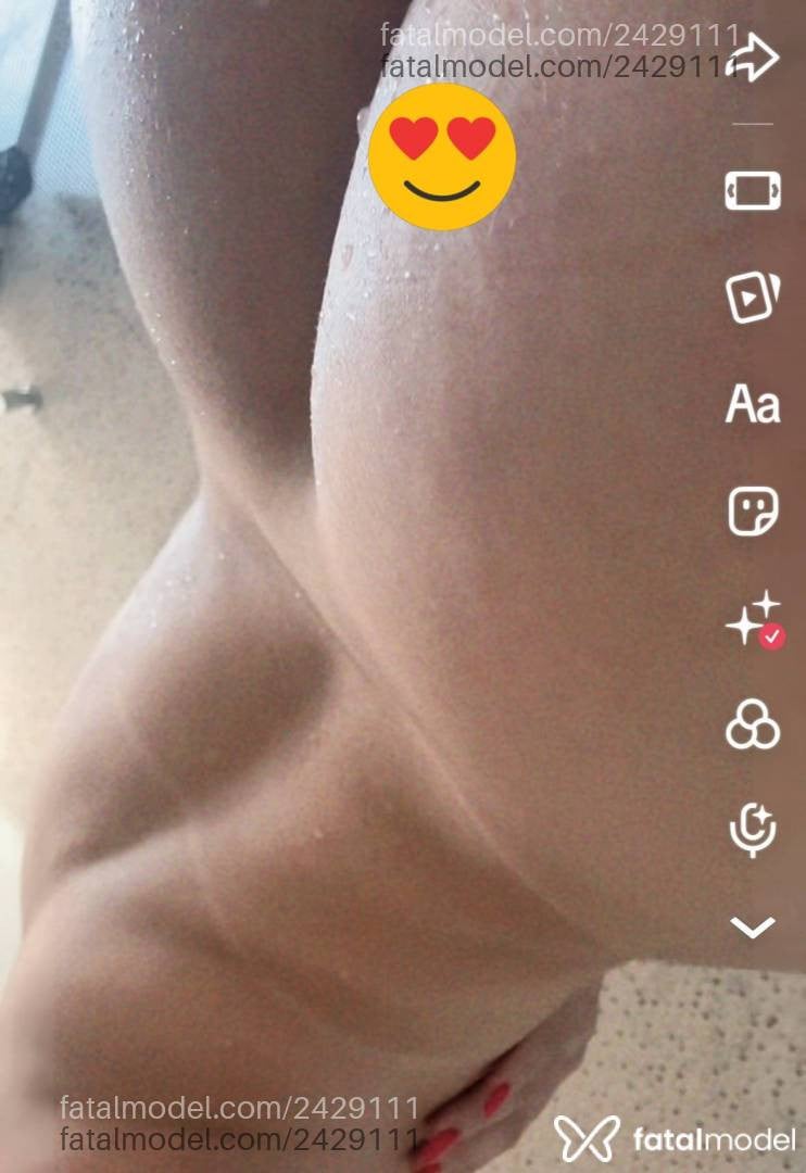 Acompanhante mulher morena (o) de olhos pretos - Beatriz
