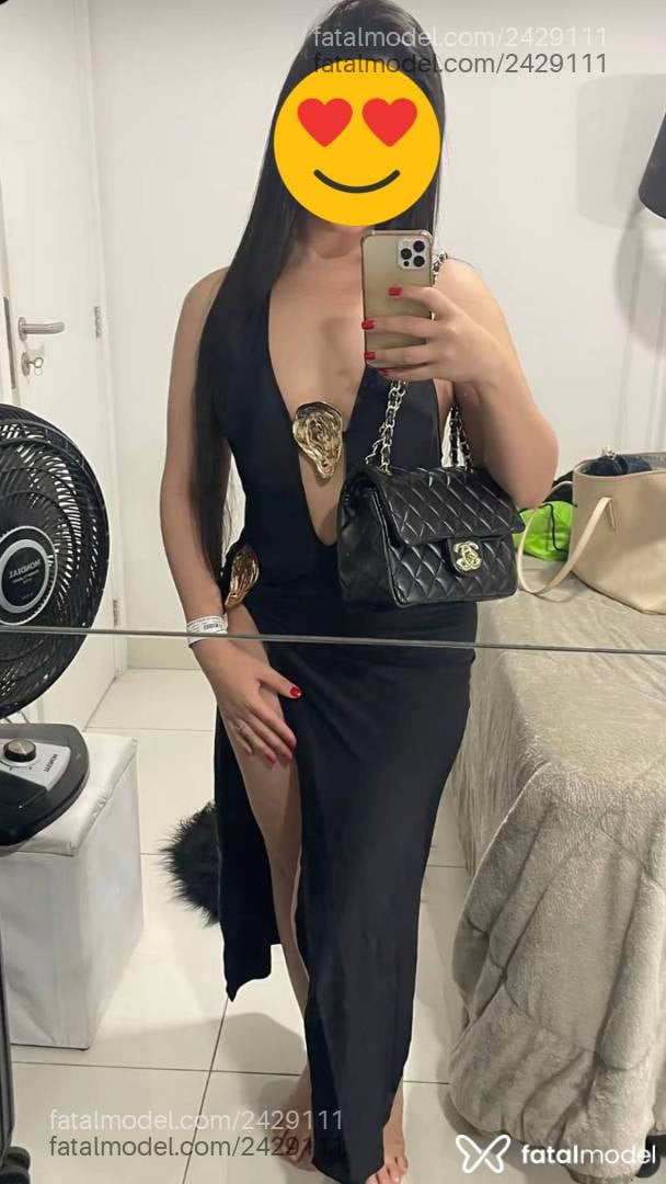 Acompanhante mulher morena (o) de olhos pretos - Beatriz