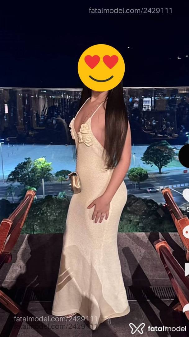 Acompanhante mulher morena (o) de olhos pretos - Beatriz