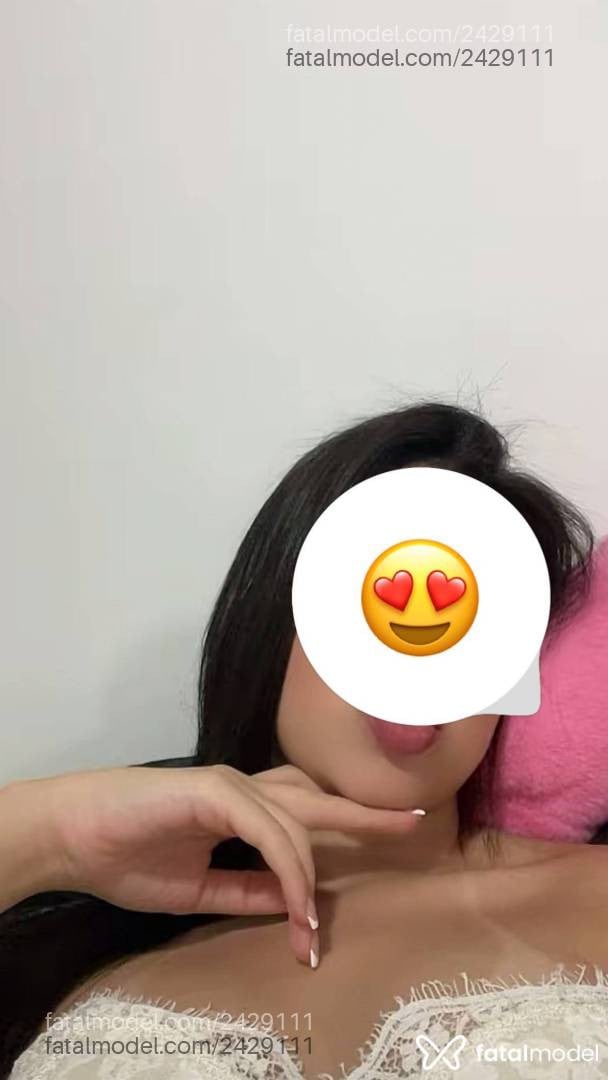 Acompanhante mulher morena (o) de olhos pretos - Beatriz