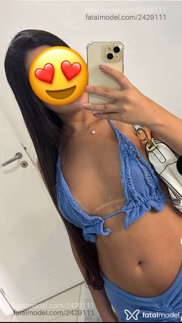 Acompanhante mulher morena (o) de olhos pretos - Beatriz