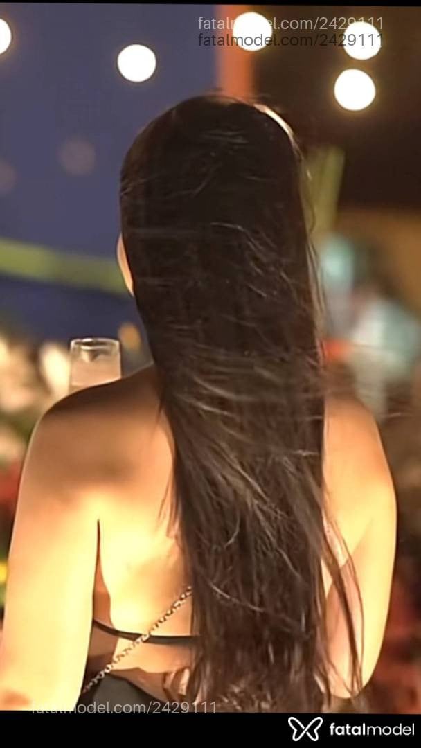 Acompanhante mulher morena (o) de olhos pretos - Beatriz