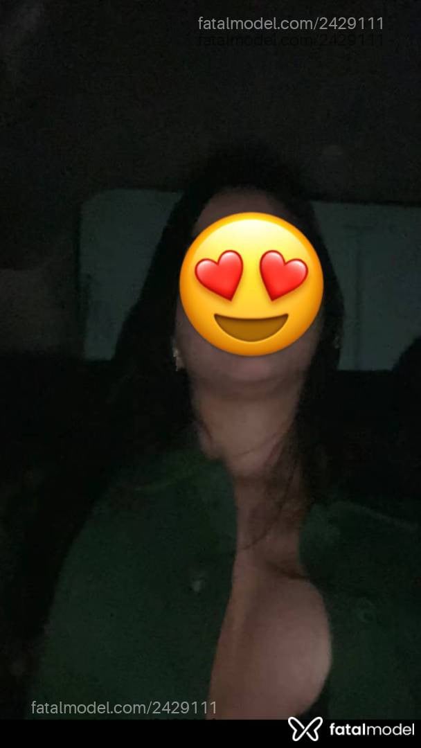 Acompanhante mulher morena (o) de olhos pretos - Beatriz