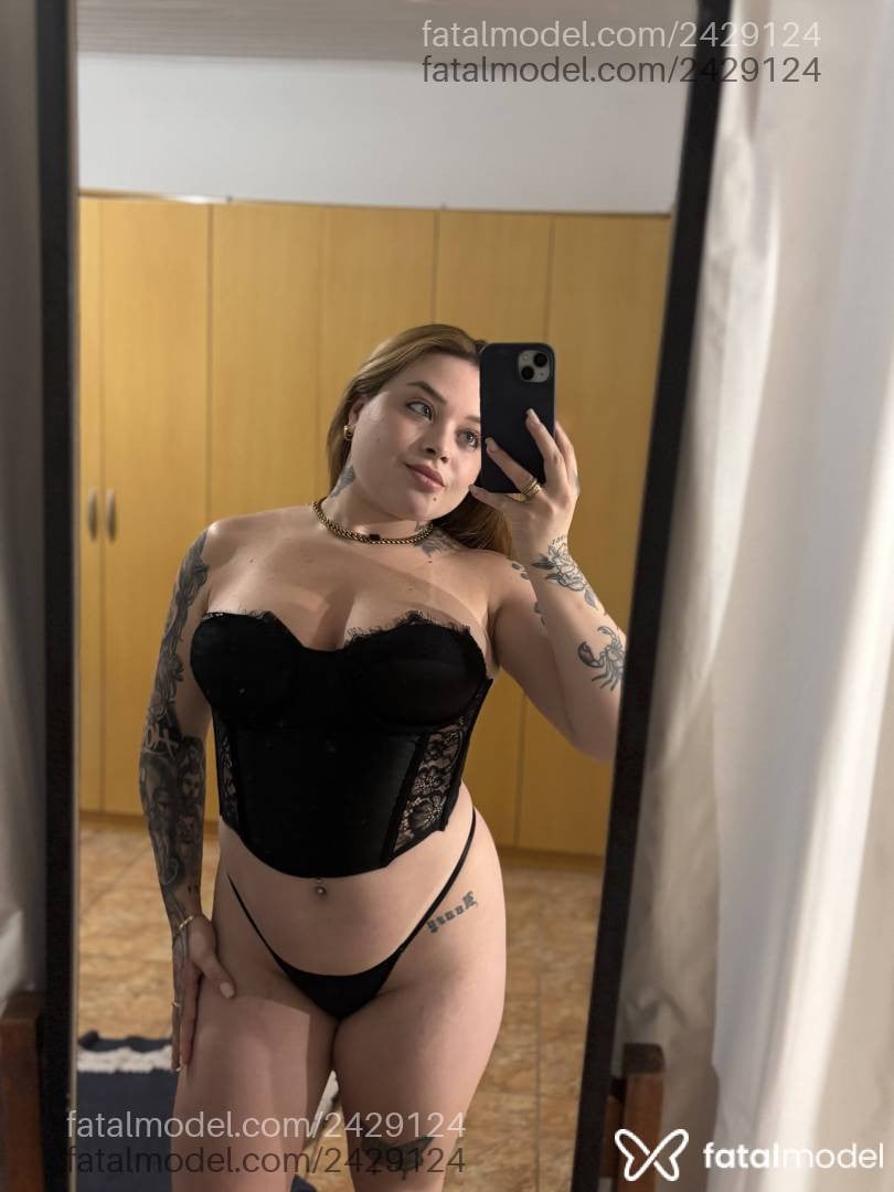 Acompanhante mulher ruiva (o) de olhos azuis - Jhade