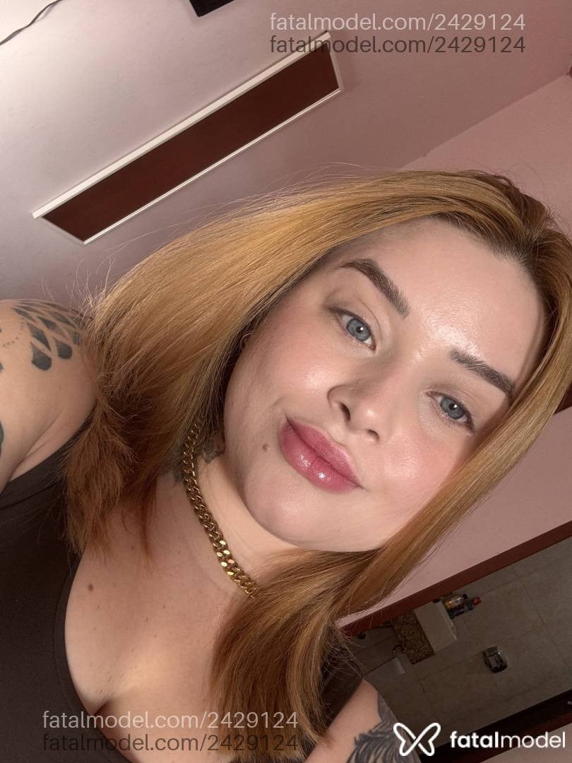 Acompanhante mulher ruiva (o) de olhos azuis em Tubarão - Jhade