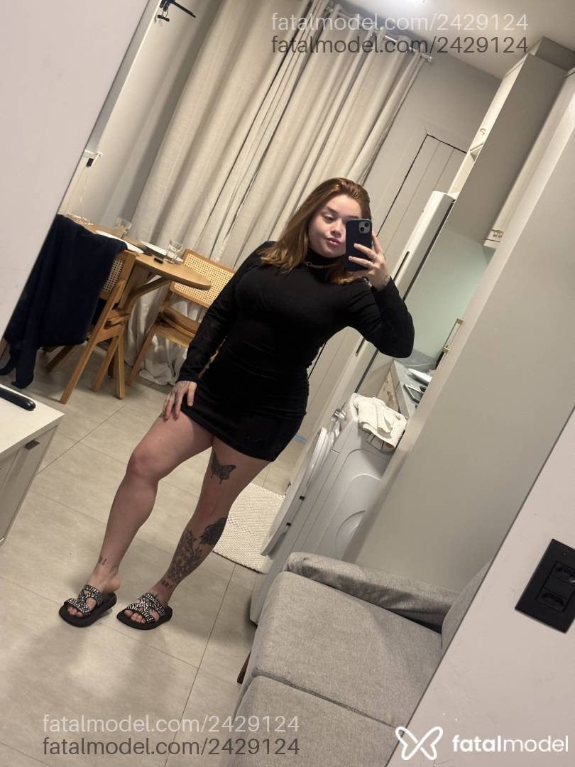 Acompanhante mulher ruiva (o) de olhos azuis - Jhade