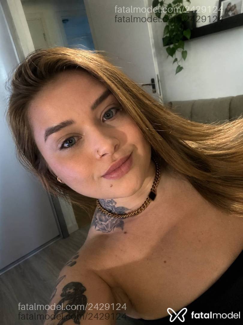 Acompanhante mulher ruiva (o) de olhos azuis em Pelotas - Jhade