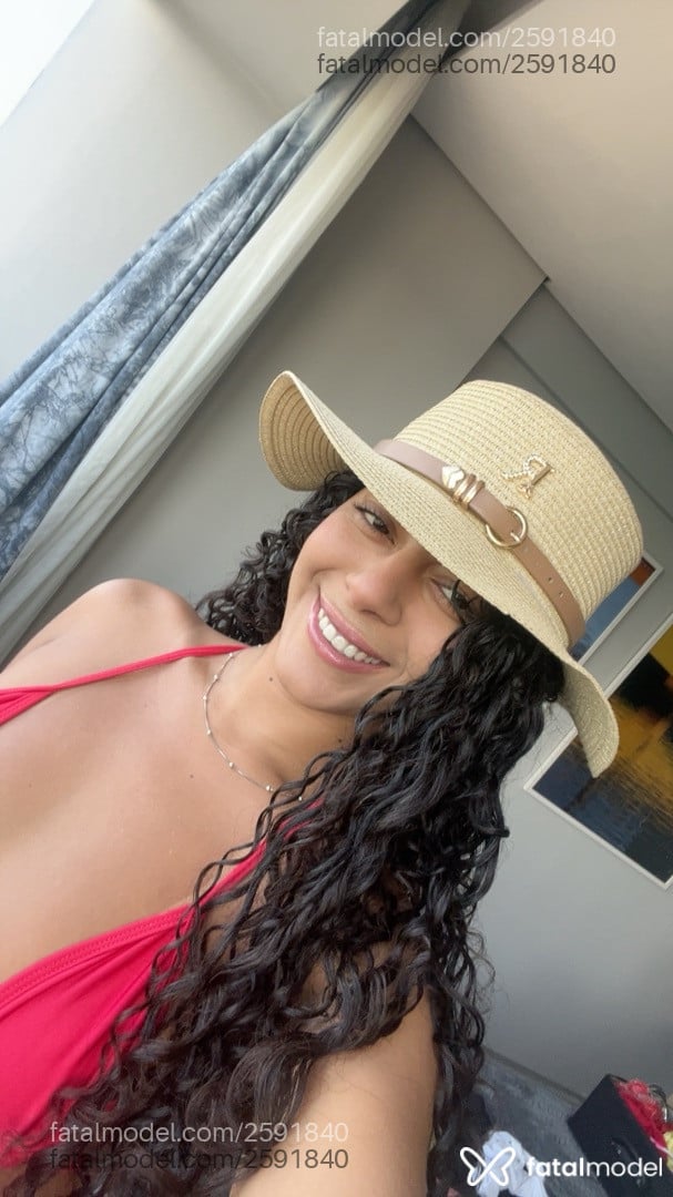 Acompanhante mulher morena (o) de olhos pretos - Estefany Acompanhante mulher morena (o) de olhos pretos - Estefany