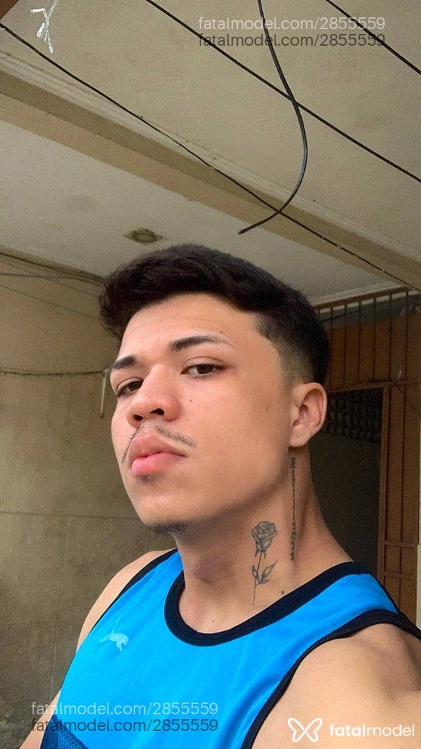 Acompanhante homem com cabelo castanho de olhos castanhos em Balneário Camboriú - Fábio