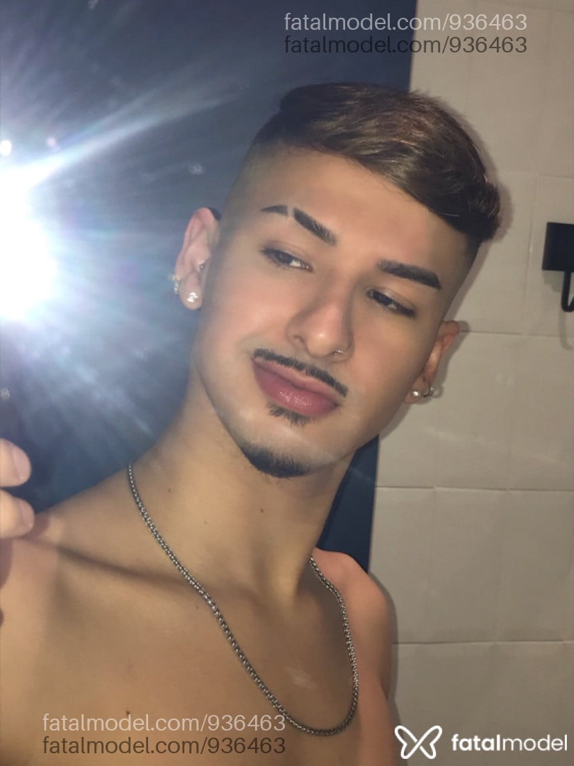 Acompanhante homem morena (o) de olhos castanhos em Parobé Acompanhante homem morena (o) de olhos castanhos em Parobé - Matheus Rampolli