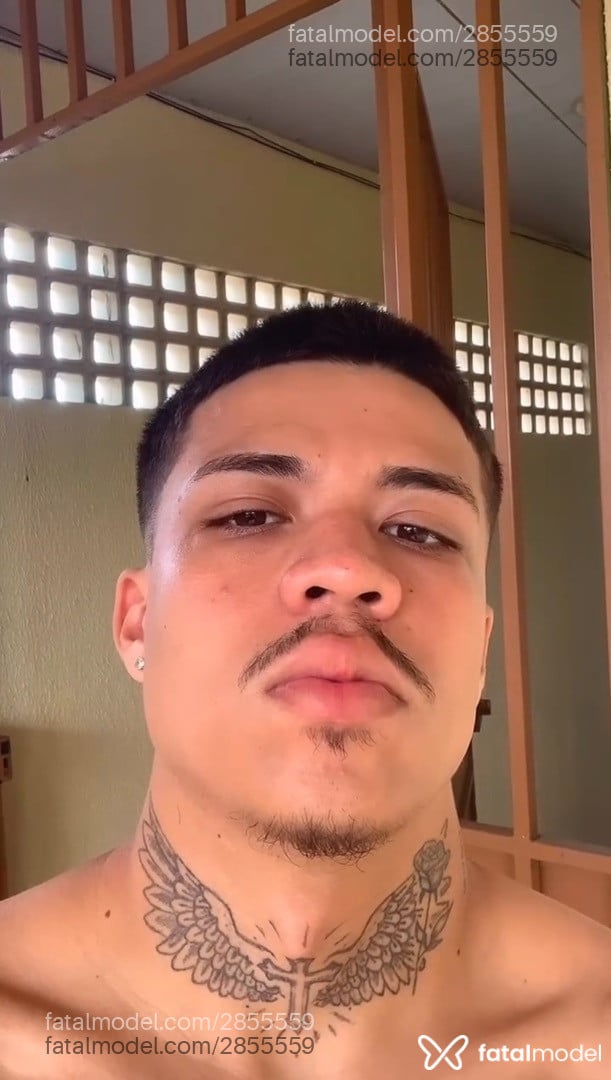 Acompanhante homem com cabelo castanho de olhos castanhos em Balneário Camboriú - Fábio