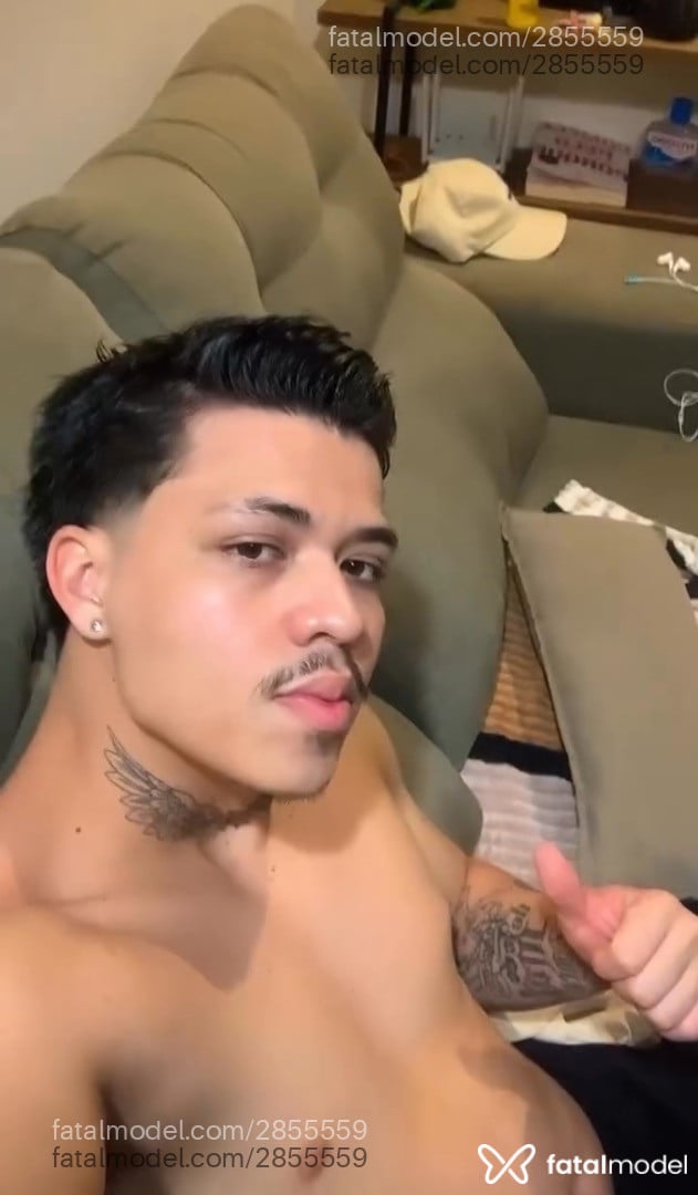 Acompanhante homem com cabelo castanho de olhos castanhos em Balneário Camboriú - Fábio