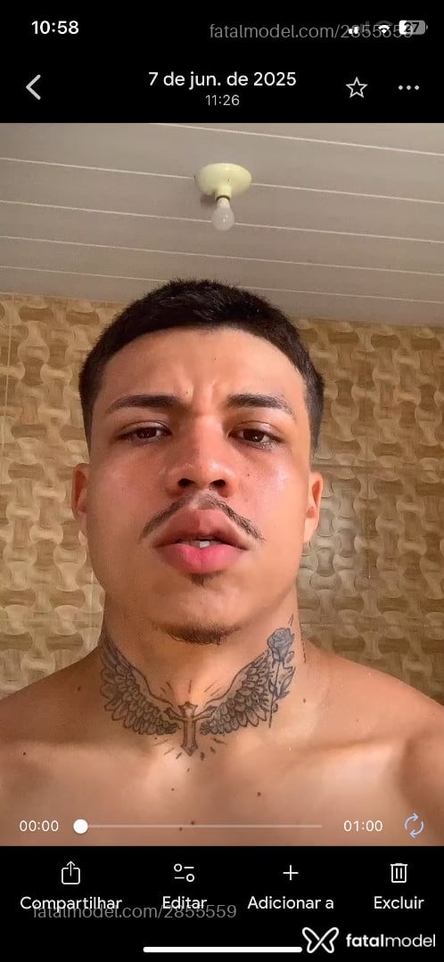 Acompanhante homem com cabelo castanho de olhos castanhos em Balneário Camboriú - Fábio