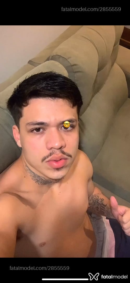 Acompanhante homem com cabelo castanho de olhos castanhos em Balneário Camboriú - Fábio
