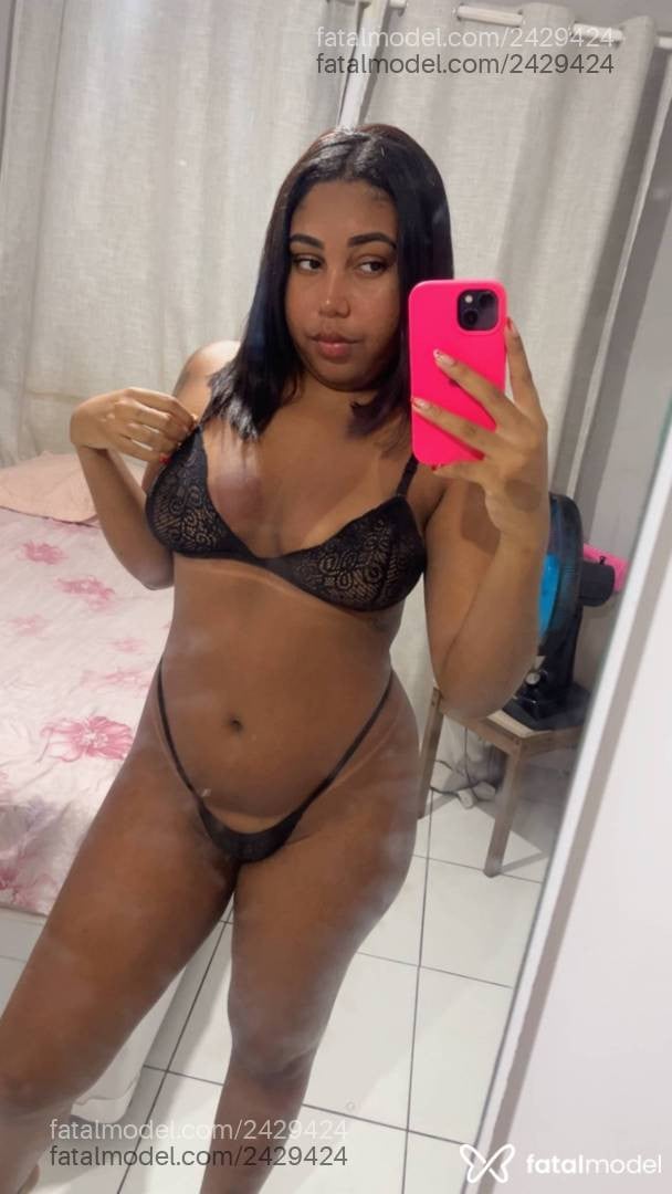 Acompanhante mulher morena (o) de olhos pretos em Camaçari - Camila