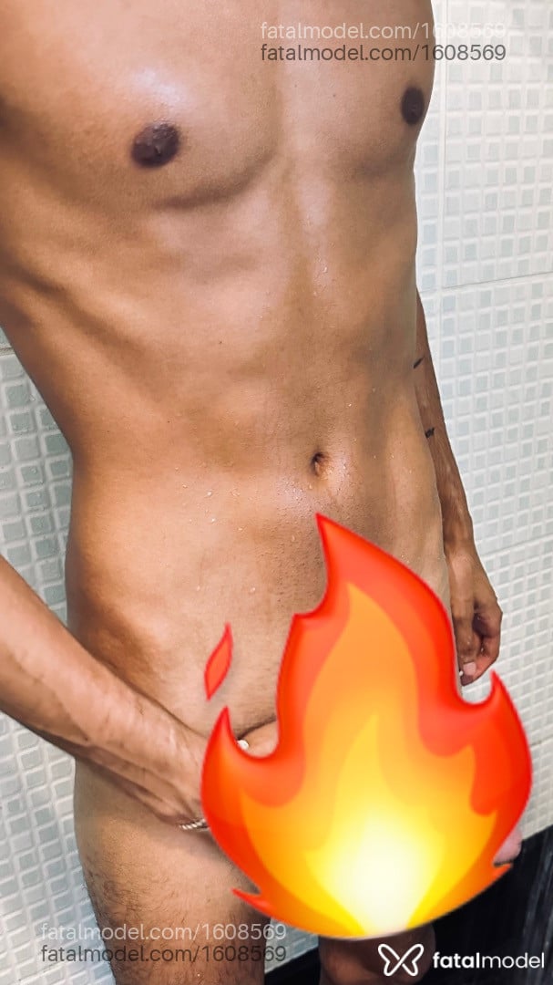 Acompanhante homem morena (o) de olhos pretos em Criciúma Acompanhante homem morena (o) de olhos pretos em Criciúma - Júlio