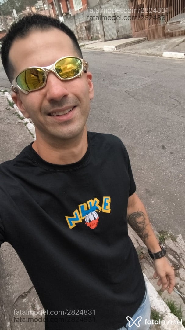Acompanhante homem com cabelo castanho de olhos castanhos em Virtual - Junior Soares