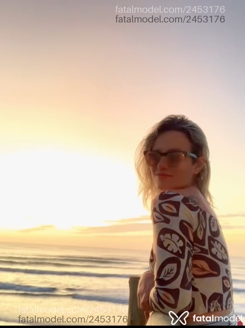 Acompanhante mulher loira (o) de olhos mel em Balneário Camboriú - Thayse Valverde