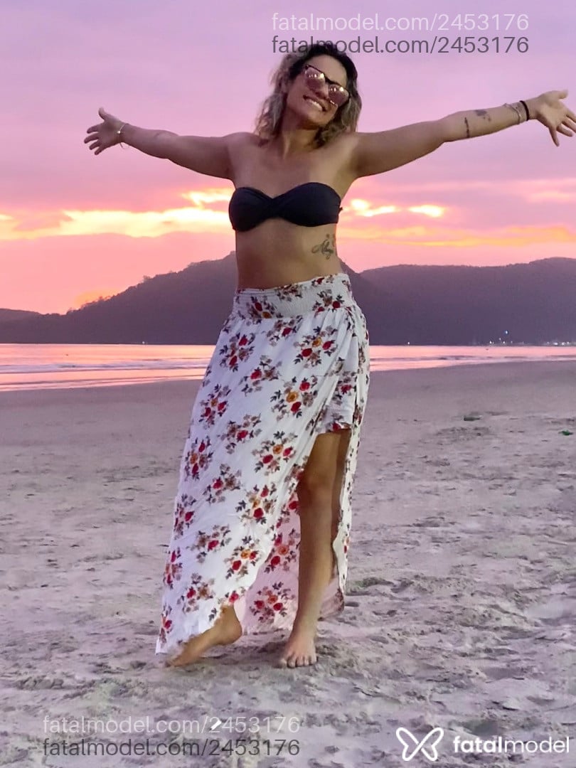 Acompanhante mulher loira (o) de olhos mel em Balneário Camboriú - Thayse Valverde