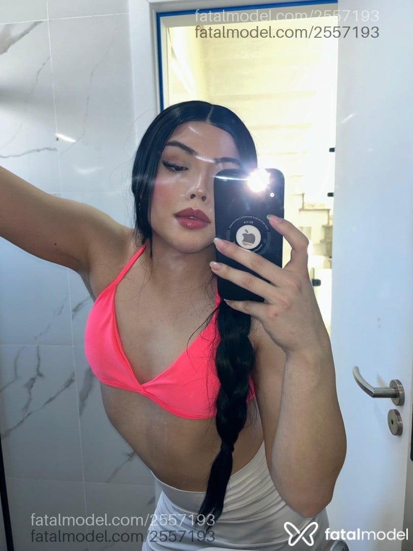 Acompanhante mulher trans com cabelo castanho de olhos castanhos em Curitiba - Jade