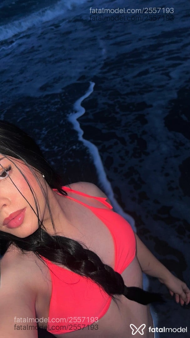 Acompanhante mulher trans com cabelo castanho de olhos castanhos em Curitiba - Jade
