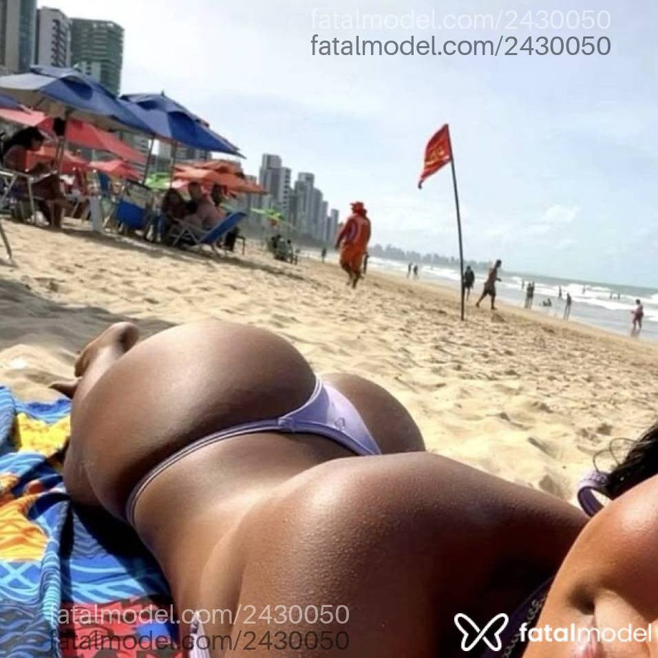 Acompanhante mulher morena (o) de olhos pretos - Alice Avelar
