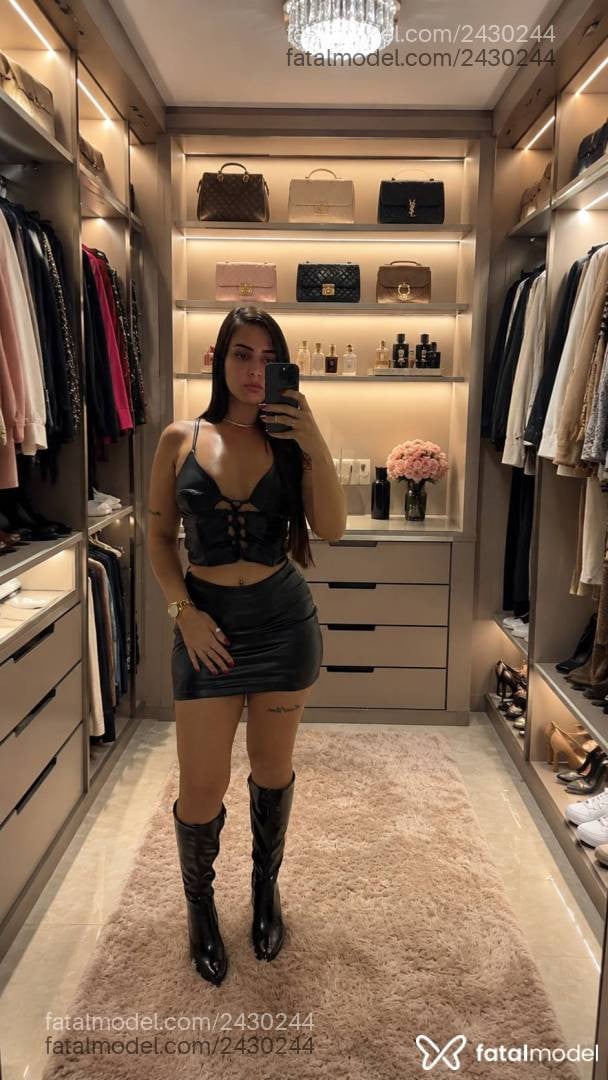 Acompanhante mulher com cabelo castanho de olhos castanhos em Uberaba - Bianca