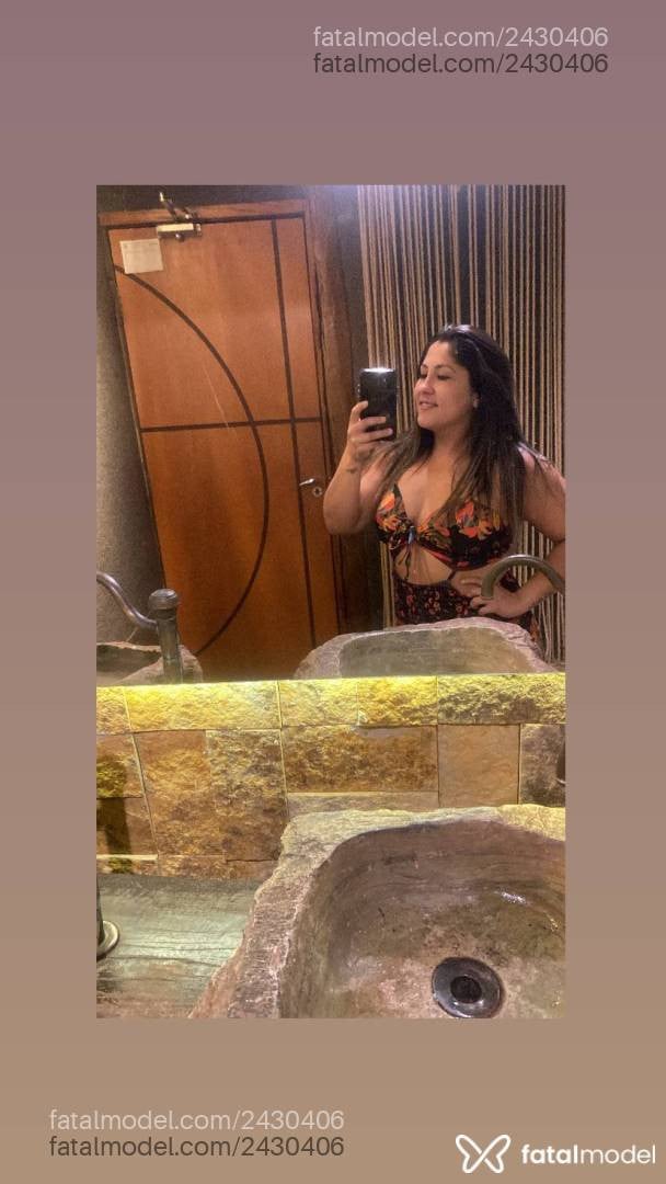 Acompanhante mulher com cabelo castanho de olhos pretos em Mineiros Acompanhante mulher com cabelo castanho de olhos pretos em Mineiros - Camila
