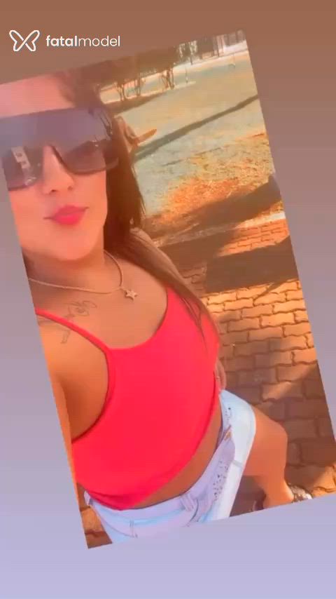 Acompanhante mulher com cabelo castanho de olhos pretos em Mineiros Acompanhante mulher com cabelo castanho de olhos pretos em Mineiros - Camila