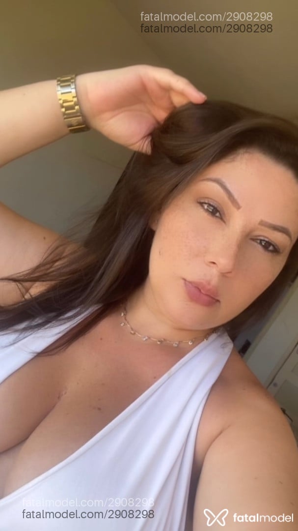 Acompanhante mulher com cabelo castanho de olhos castanhos em Olinda - Karol Soares
