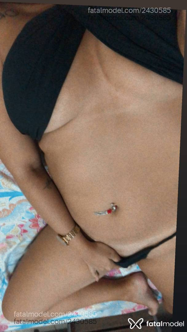 Acompanhante mulher morena (o) de olhos pretos - Yasmin Acompanhante mulher morena (o) de olhos pretos - Yasmin