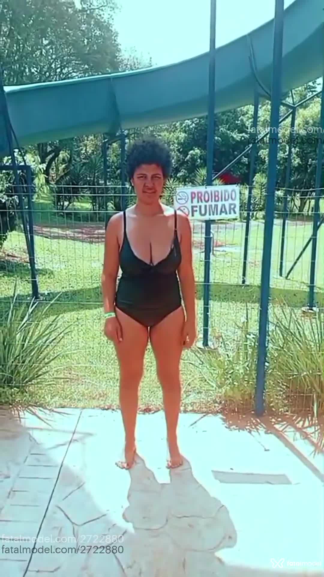 Acompanhante mulher morena (o) de olhos castanhos em Barracão Acompanhante mulher morena (o) de olhos castanhos em Barracão - Pantera