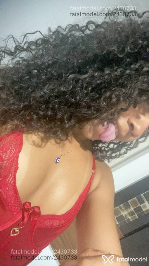 Acompanhante mulher morena (o) de olhos castanhos em Simões Filho Acompanhante mulher morena (o) de olhos castanhos em Simões Filho - Mirelinha
