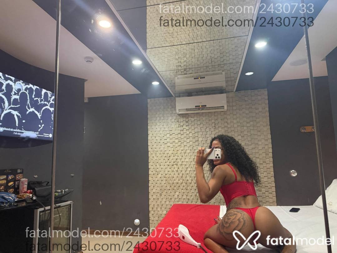 Acompanhante mulher morena (o) de olhos castanhos em Simões Filho Acompanhante mulher morena (o) de olhos castanhos em Simões Filho - Mirelinha