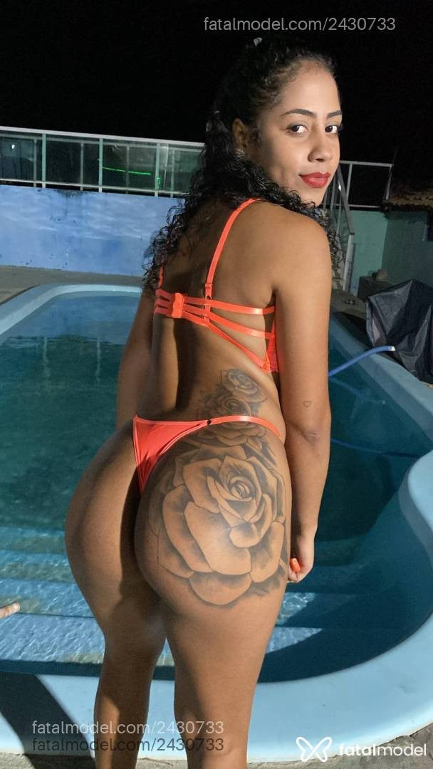 Acompanhante mulher morena (o) de olhos castanhos - Mirelinha