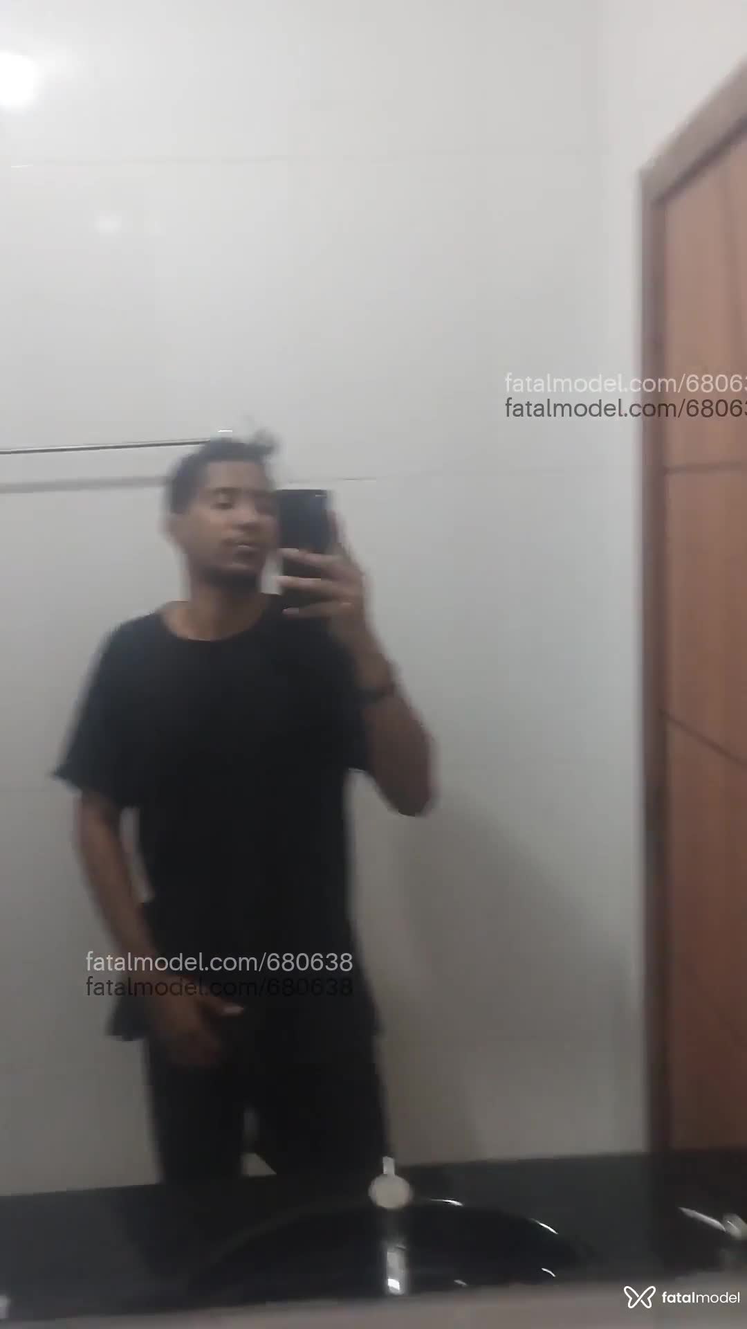 Acompanhante homem com cabelo castanho de olhos castanhos - Bruno Acompanhante homem com cabelo castanho de olhos castanhos - Bruno