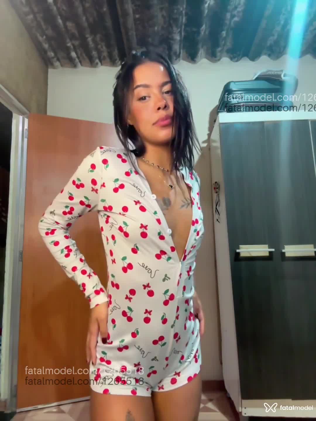 Acompanhante mulher com cabelo castanho de olhos castanhos em Contagem - Isa Rosa