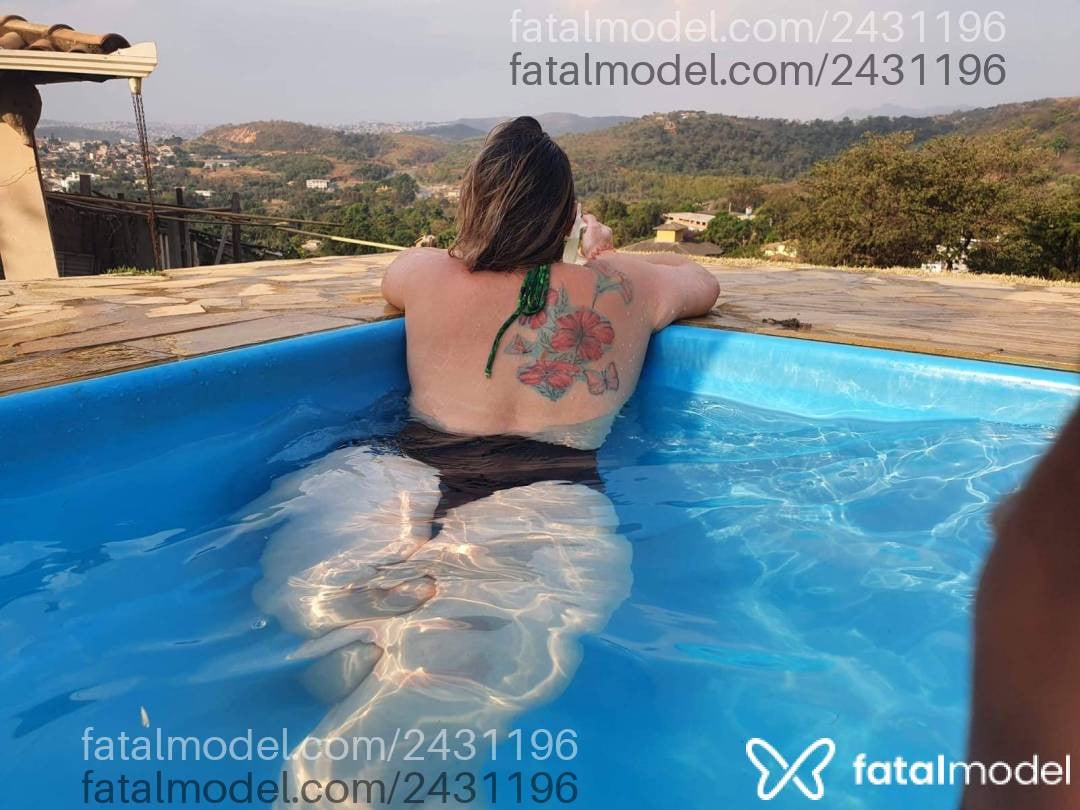 Acompanhante mulher loira (o) de olhos mel - Sol